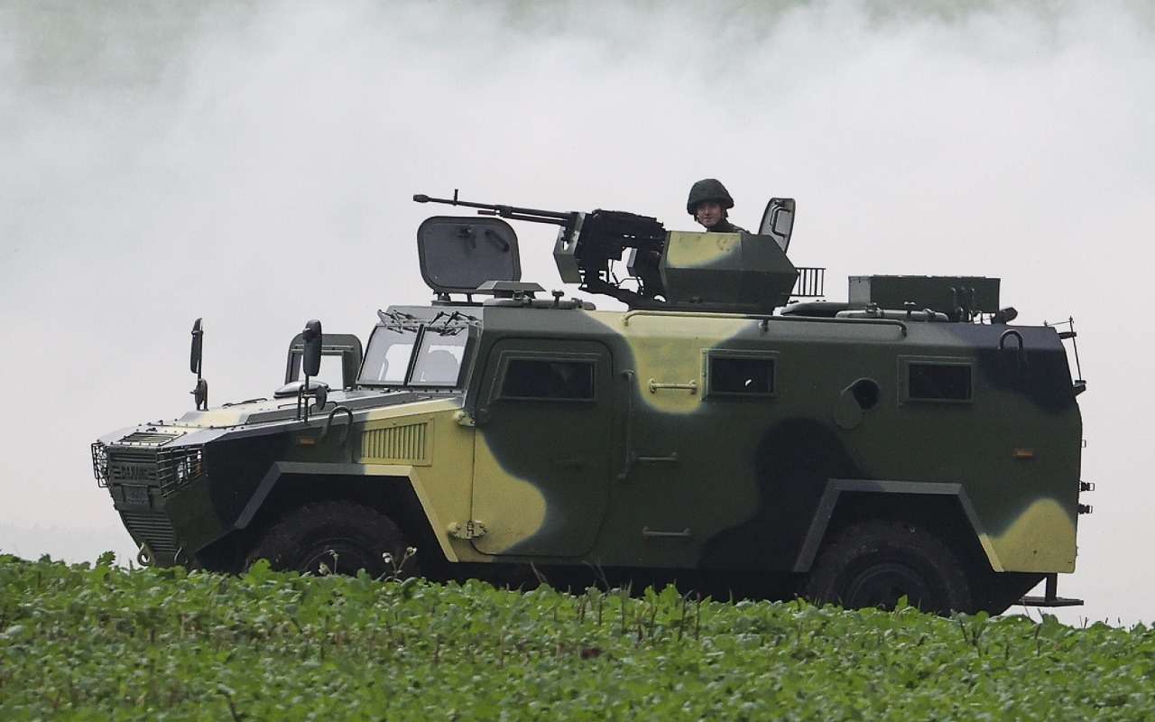 Боевые вездеходы: Тигр против Хамви, Тритона и Мамбы